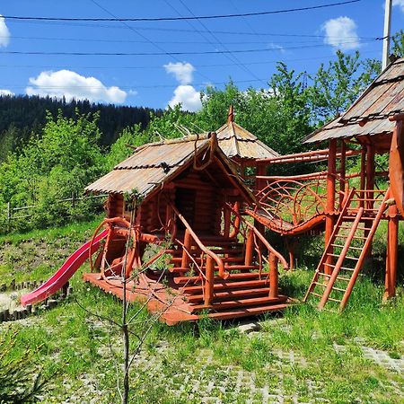 Дерев'Яний Котедж "Казка" Yaremche Dış mekan fotoğraf
